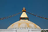 Еще раз встретимся взглядом с гипнотическими глазами Будды и отправимся в самое жуткое место Катманду.