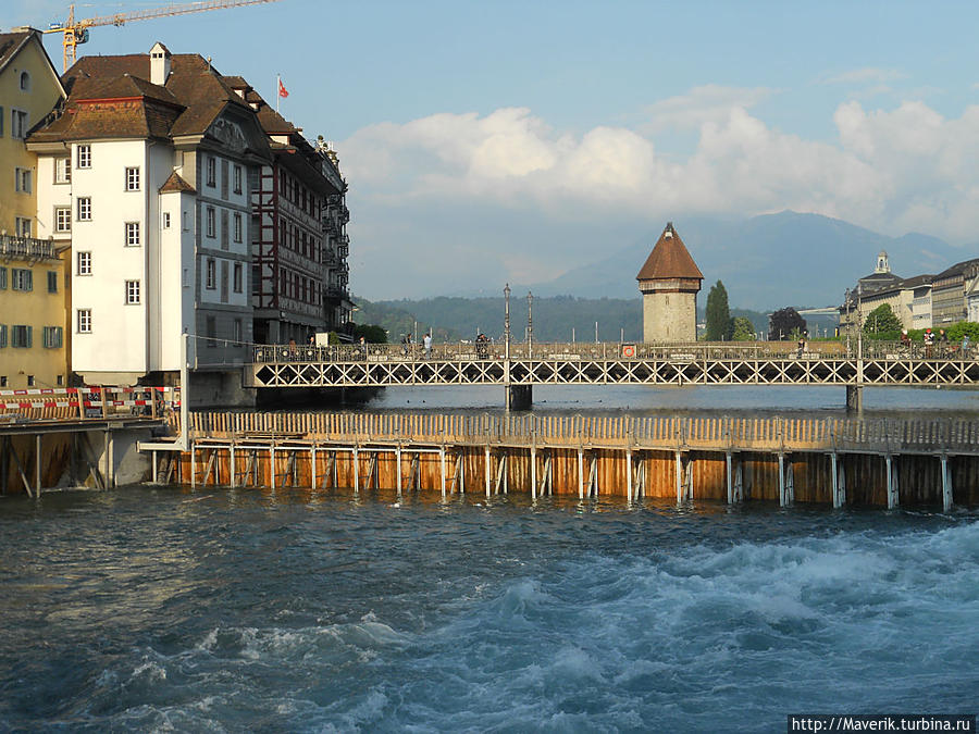 Люцерн — город на берегу Фирвальдштетского озера Люцерн, Швейцария