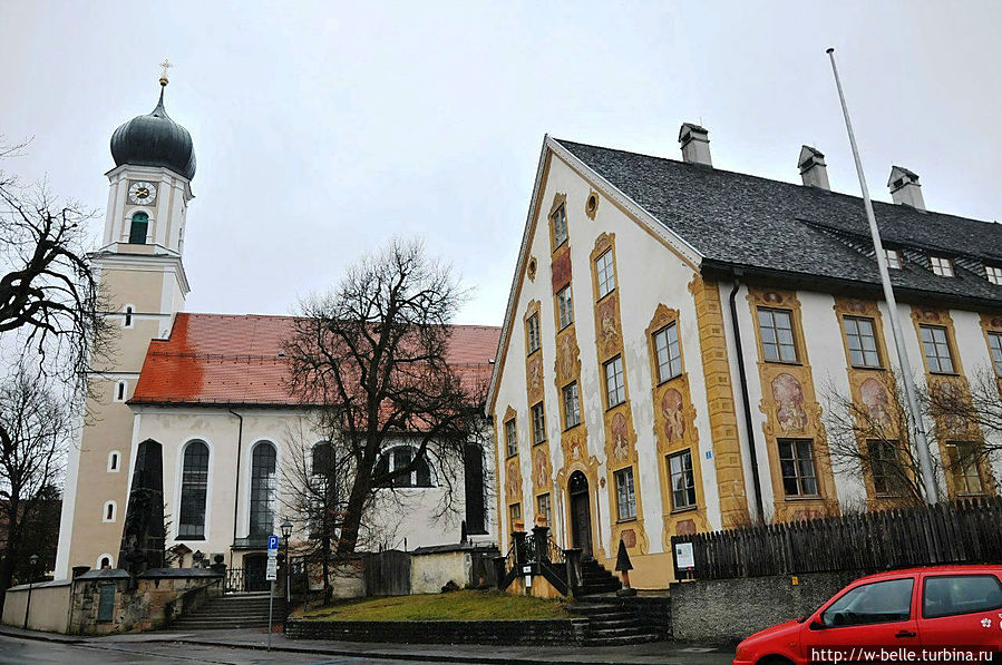 Оberammergau.
Церковь Св.Петра и Павла (St.Peter und Paul kirche). Костел является примером южного немецкого барокко. Был построен в 1735-49 гг. Йозефом Шмуцером. Обераммергау, Германия