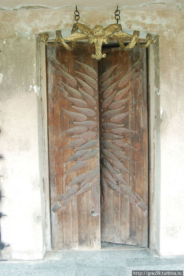 Узоры входной двери Пицунда, Абхазия