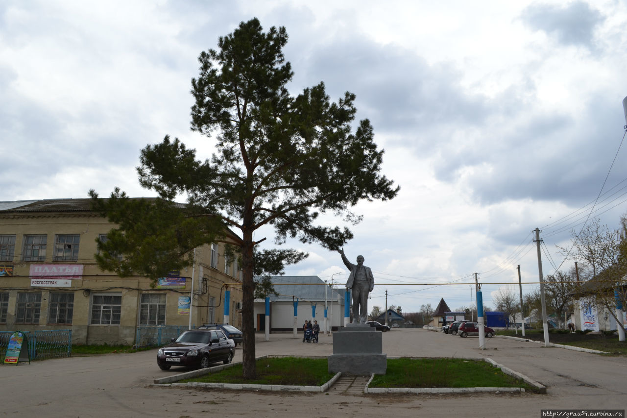 Памятник В.И.Ленину Татищево, Россия