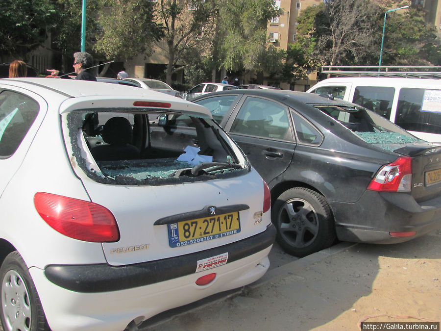 Машины на стоянке. Беэр-Шева, Израиль