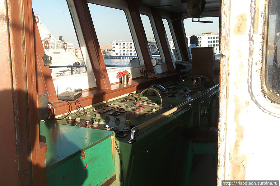 капитанская рубка капитанская рубка