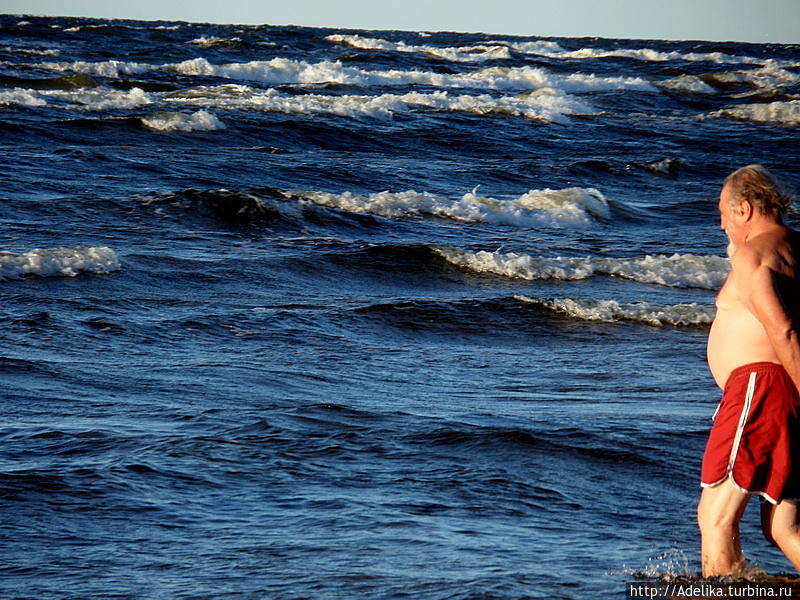 Прогулка по берегу Рижского залива Юрмала, Латвия