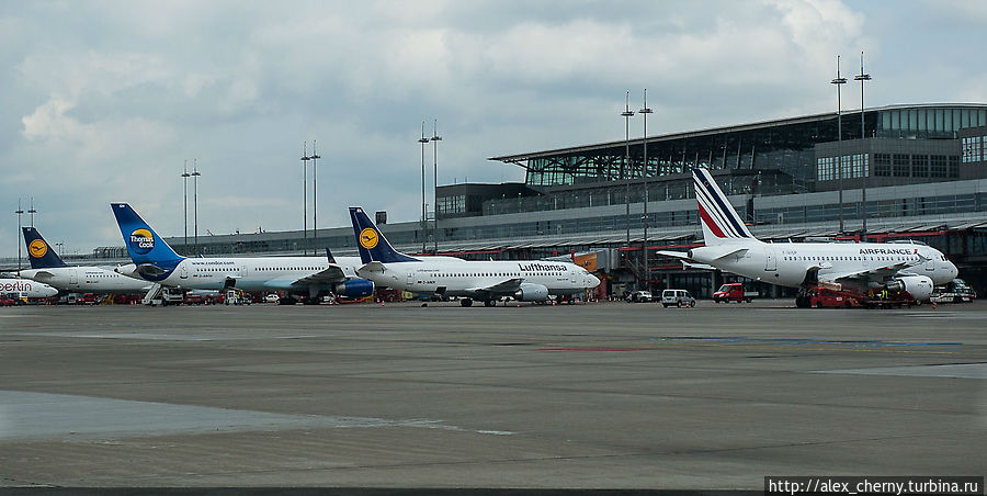 Гамбургский аэропорт и  Lufthansa technik Гамбург, Германия