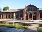 Главное здание города — железнодорожный вокзал
