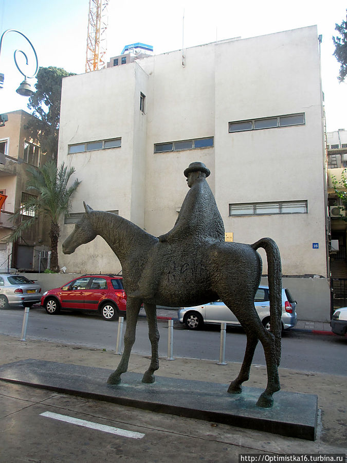 Бульвар Ротшильда — самый первый и самый главный. И красивый Тель-Авив, Израиль Бульвар Ротшильда — самый первый и самый главный. И красивый Тель-Авив, Израиль