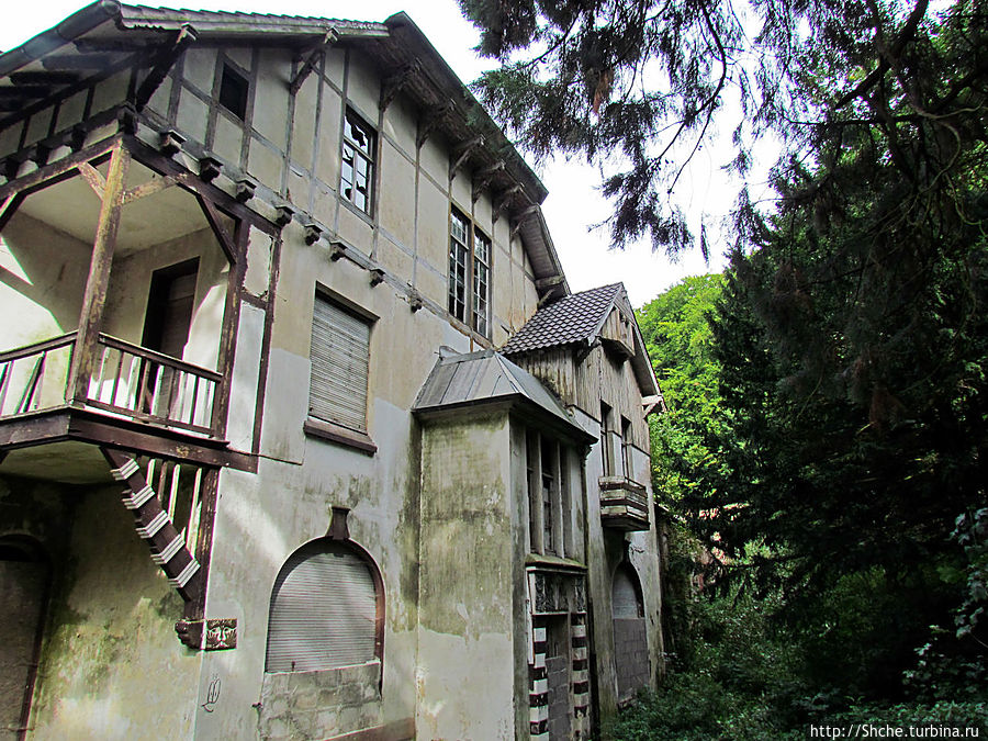 выглядит немного заброшено, но шикарно выглядит немного заброшено, но шикарно