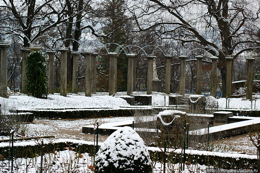 Часть английского сада около замка Часть английского сада около замка