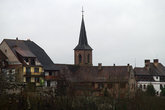Ла-петит-Пьер. Крепостная стена и церковь графа Бурхарда вон Лютценштайн.Украшена внутри фресками.