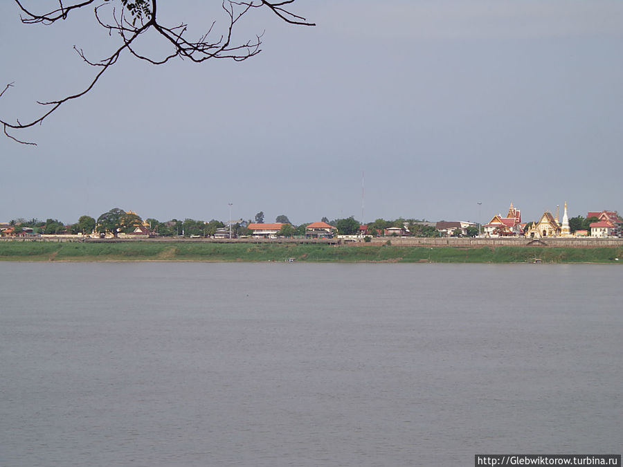 Город Тхакхаэк Тхакхэк, Лаос