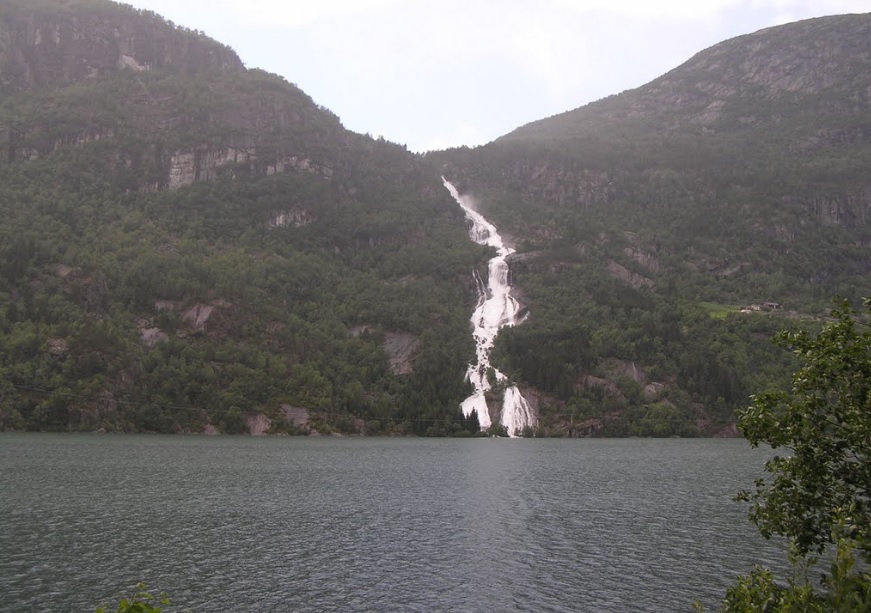 Скала Прекестолен Ставангер, Норвегия Скала Прекестолен Ставангер, Норвегия