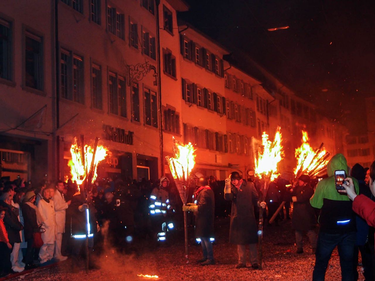 Листаль зажигает Листаль, Швейцария