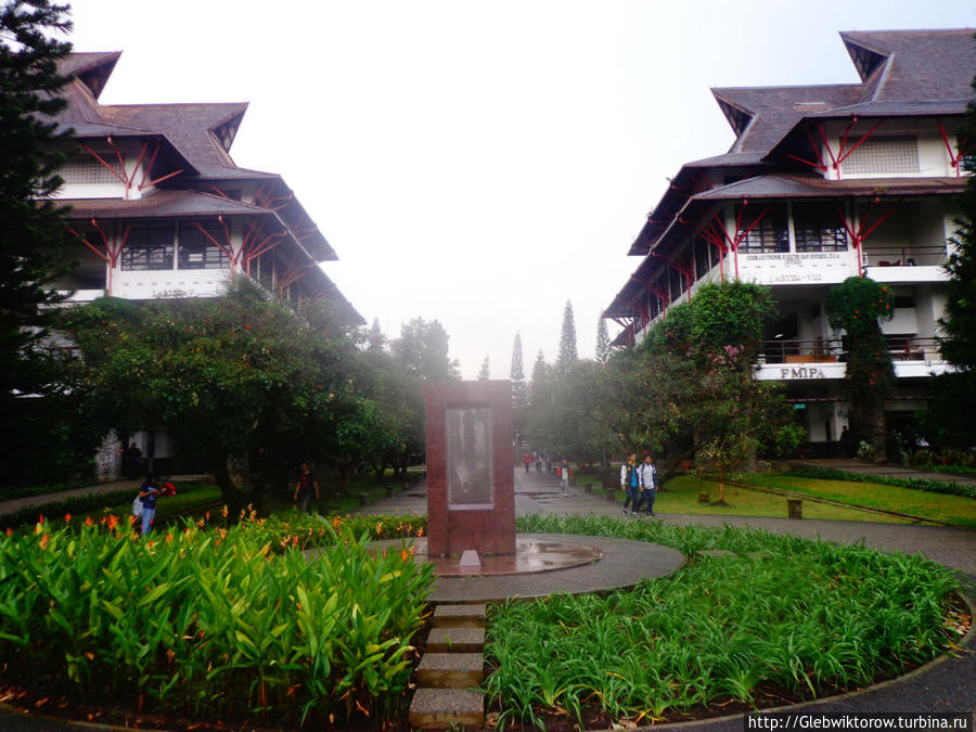 Бандунгский технологический  институт Бандунг, Индонезия