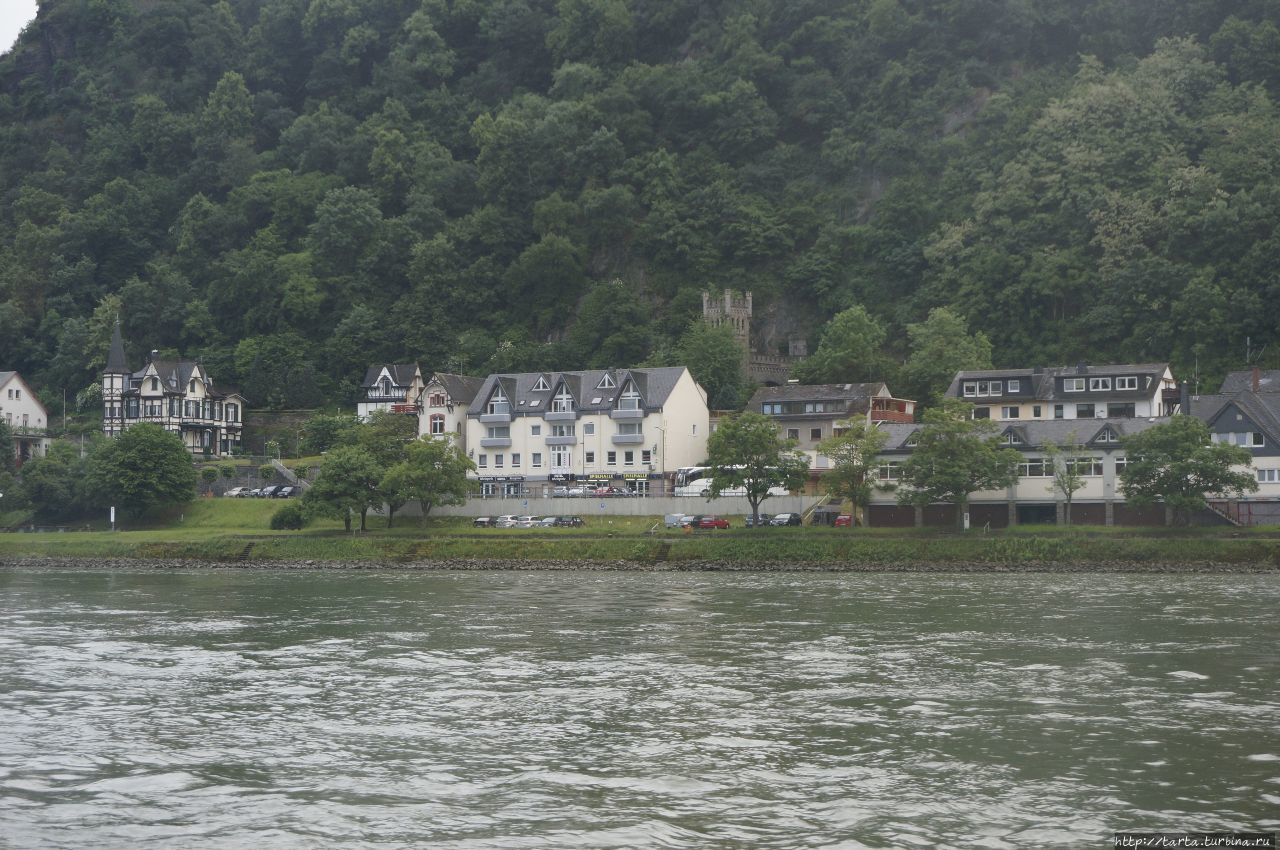 Сказочный Рюдесхайм, вино и замки Рюдесхайм-на-Рейне, Германия Сказочный Рюдесхайм, вино и замки Рюдесхайм-на-Рейне, Германия