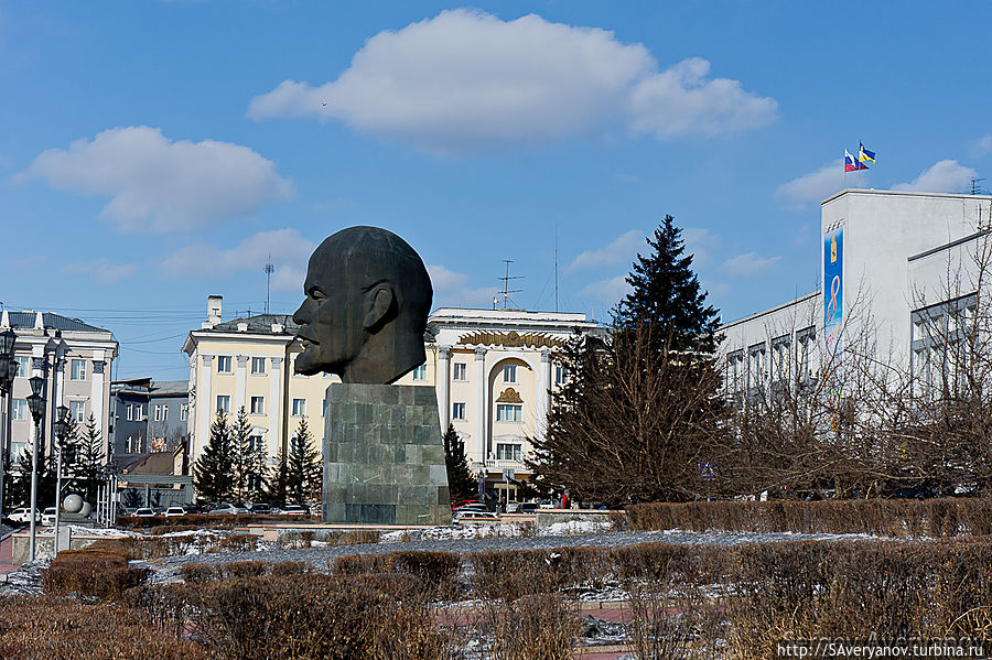Циклопическая голова Ленина в столице Бурятии Улан-Удэ, Россия