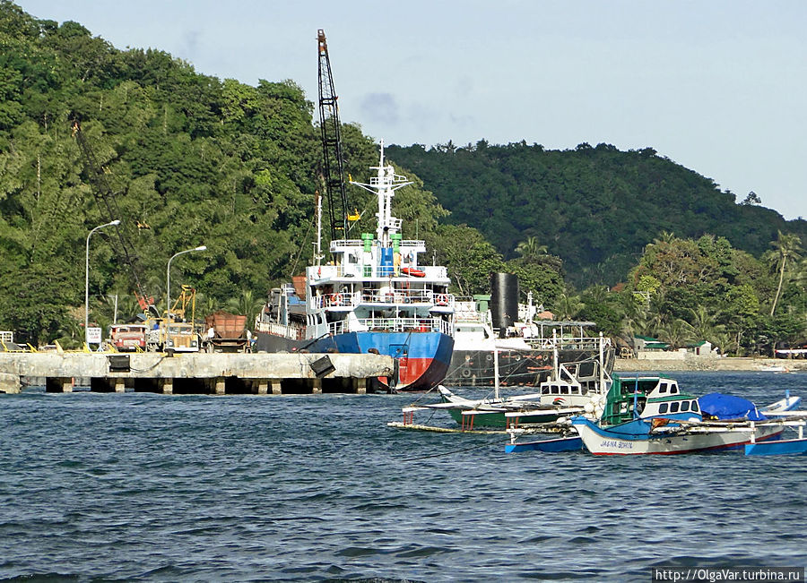 * Морской порт Хагны. Отсюда паромы отправляются на остров Минданао Хагна, остров Бохол, Филиппины