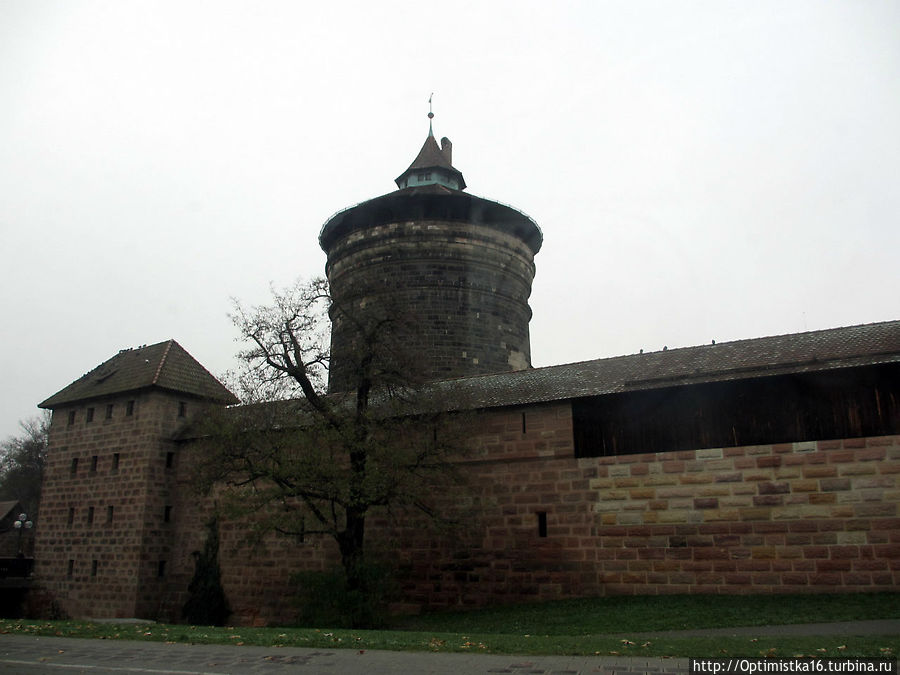 Дорога в Нюрнберг Нюрнберг, Германия Дорога в Нюрнберг Нюрнберг, Германия