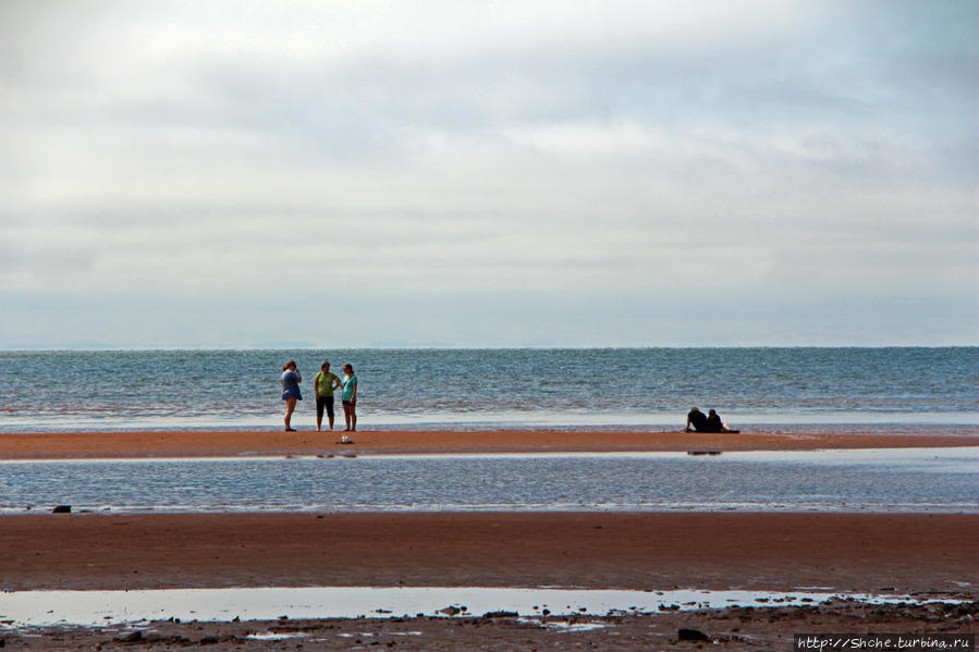 Берег красного песка. Городок Виктория Приморская Виктория, Канада