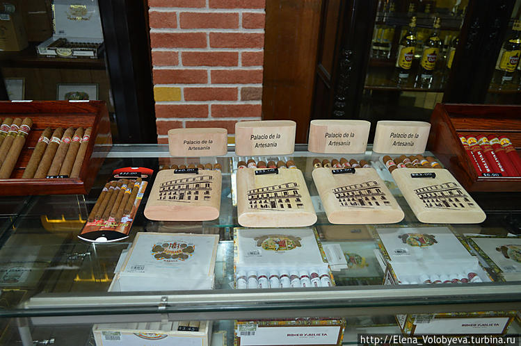 в магазине сигар, Гавана