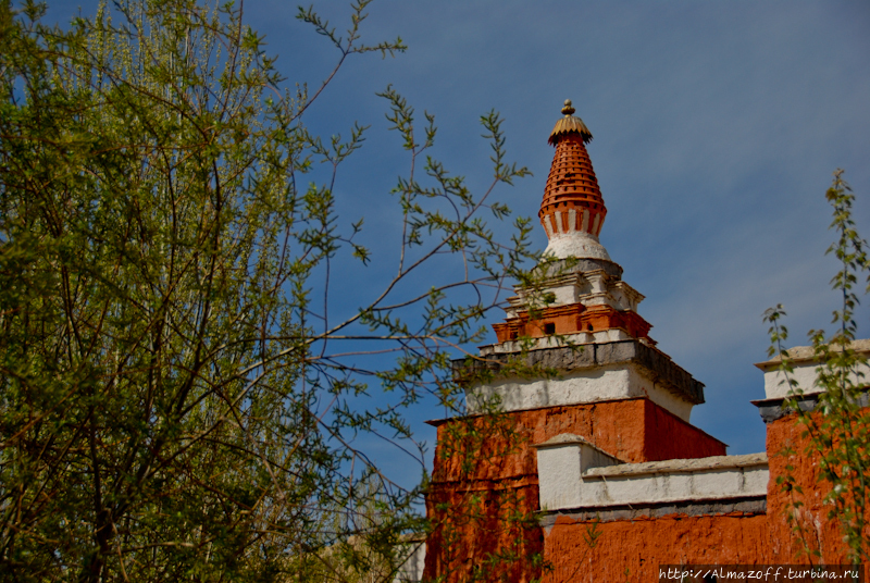 Цапаранг — столица древнего тибетского королевства Гуге Цапаранг, Китай