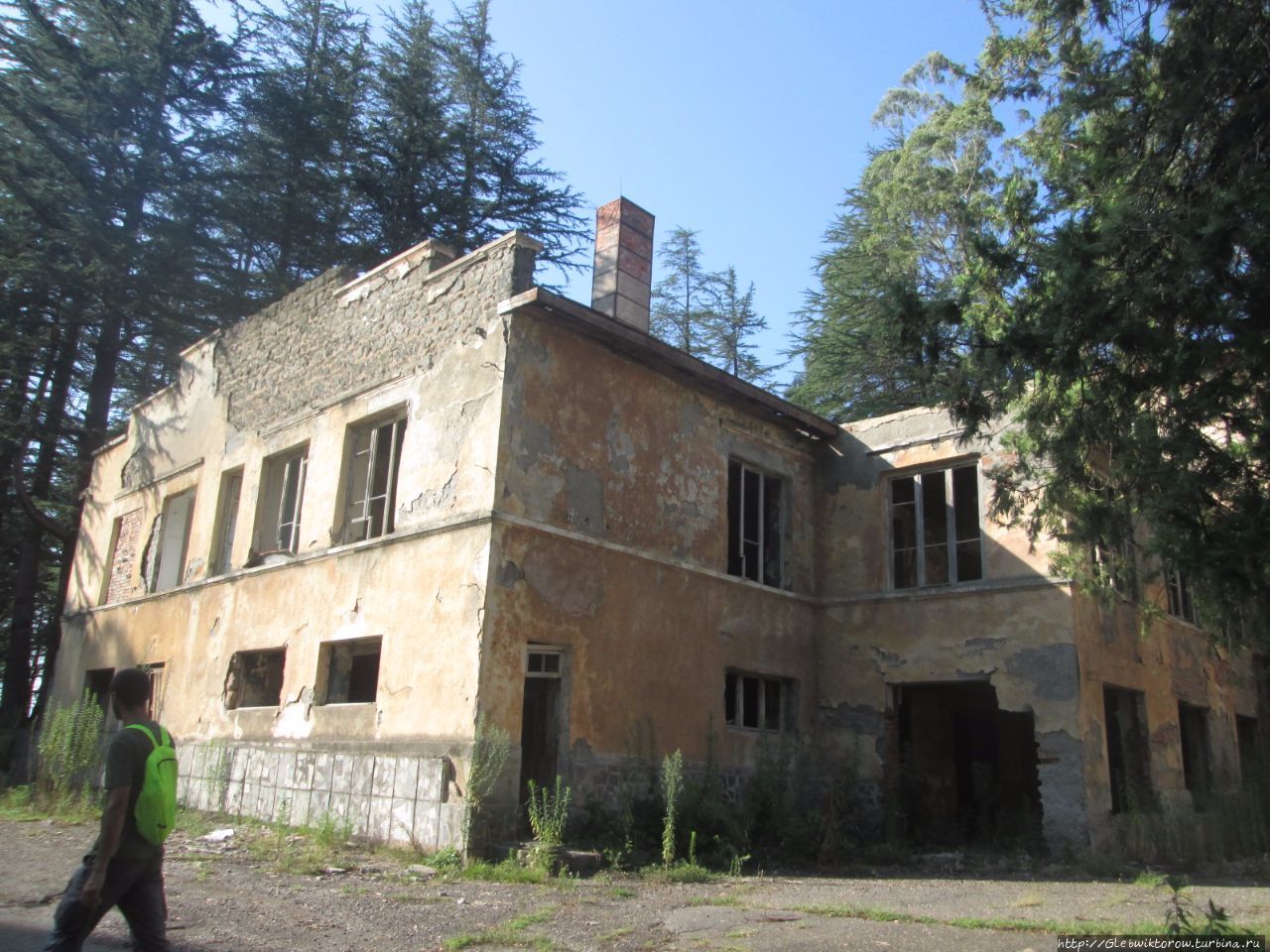 Прогулка к заброшенному довоенному санаторию Цхалтубо, Грузия