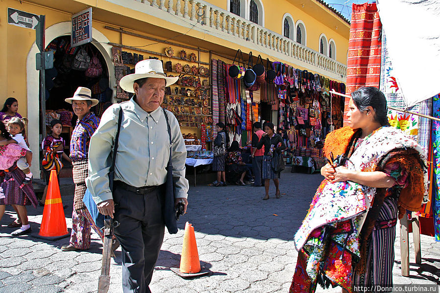 Кетцали и Индейцы Чичикастенанго, Гватемала