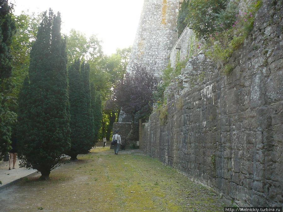 Прогулка по аббатству Мон-Сен-Мишель, Франция