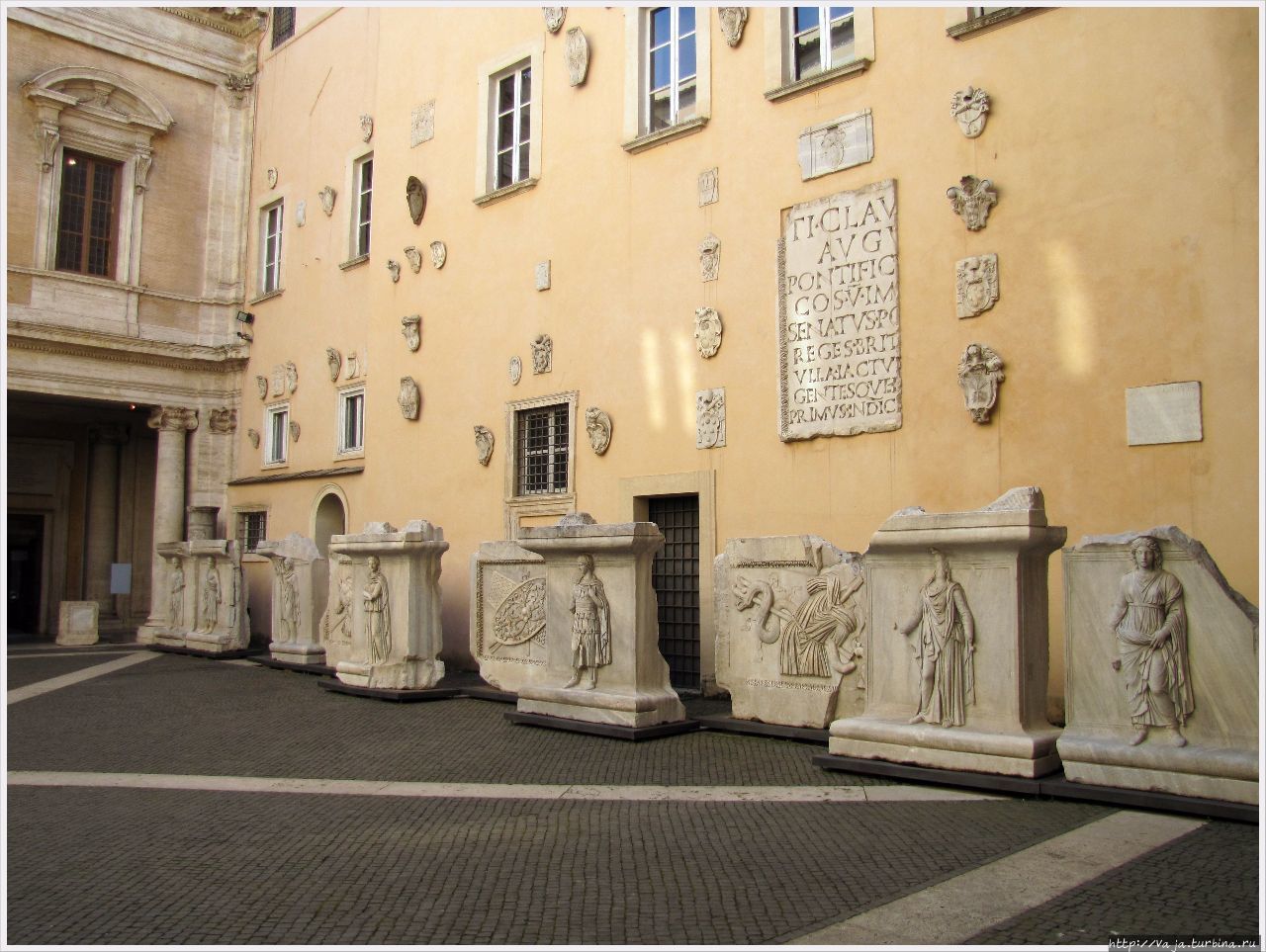 Дворик Палацо Консерватори Рим, Италия