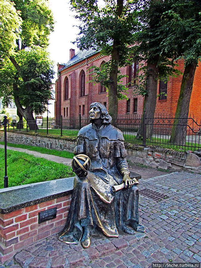 Памятник Копернику Ольштын, Польша