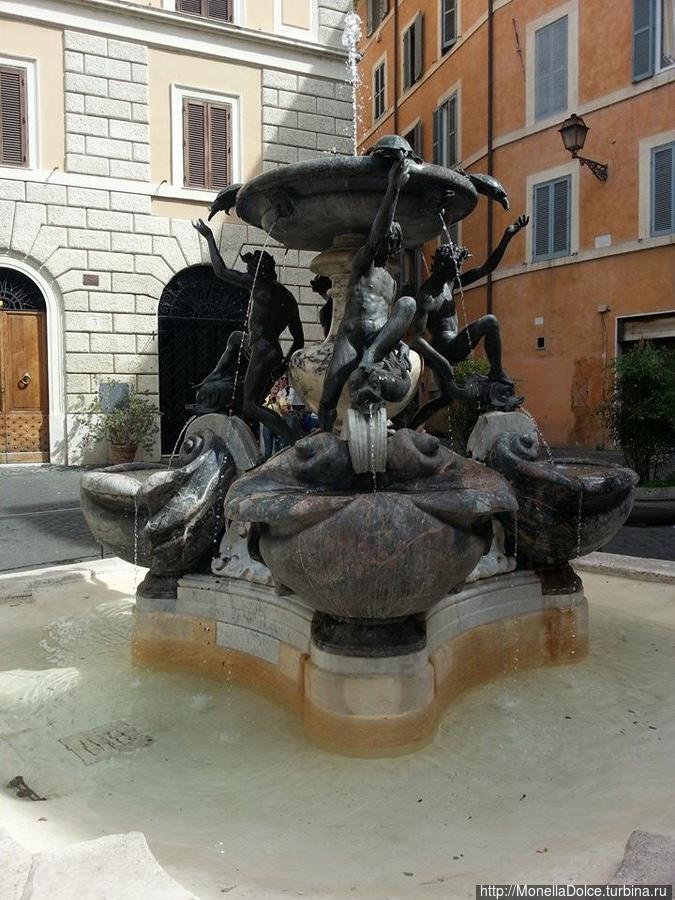 Фонтан Тартаругэ — площадь Маттеи Рим, Италия