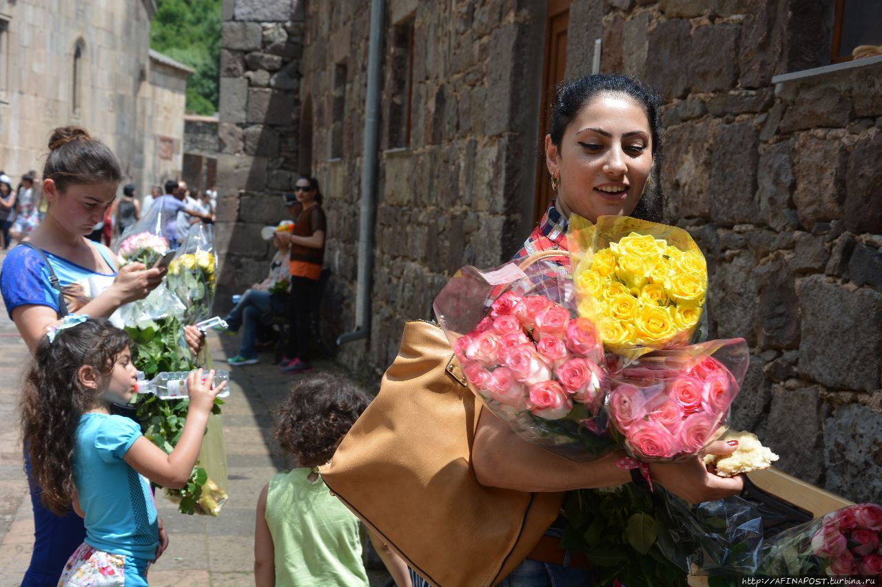 Вардавар — праздник Преображения Господня, воды и роз Гегард, Армения