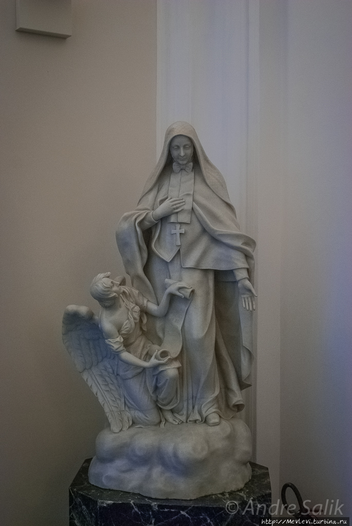 Нарядная вилла первого владельца «Альфа Ромео» Николо Ромео Милан, Италия Нарядная вилла первого владельца «Альфа Ромео» Николо Ромео Милан, Италия