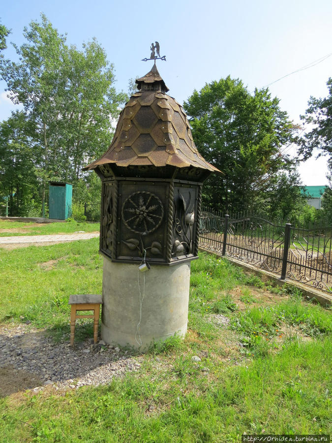 церковный колодец Кадобна, Украина