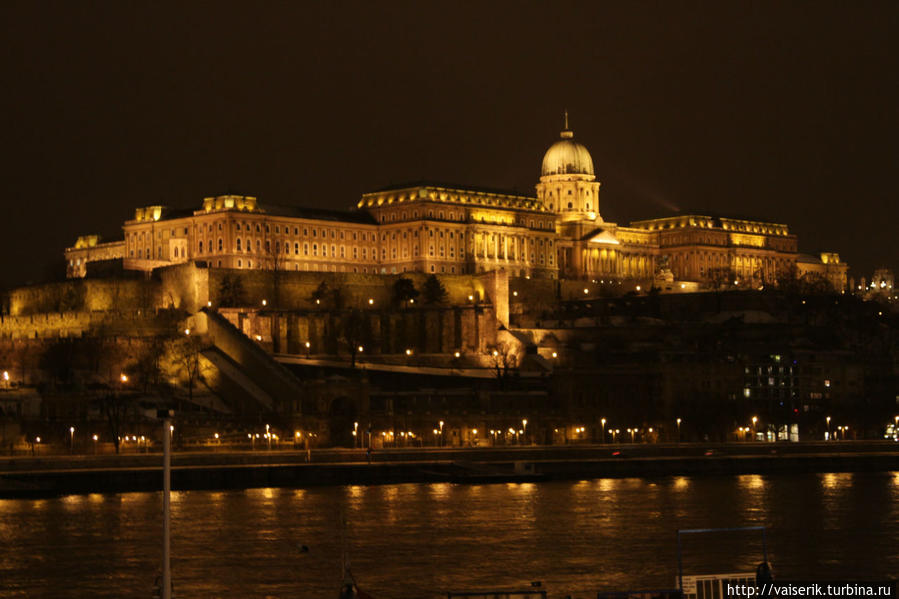 Вид на Будайский дворец Будапешт, Венгрия