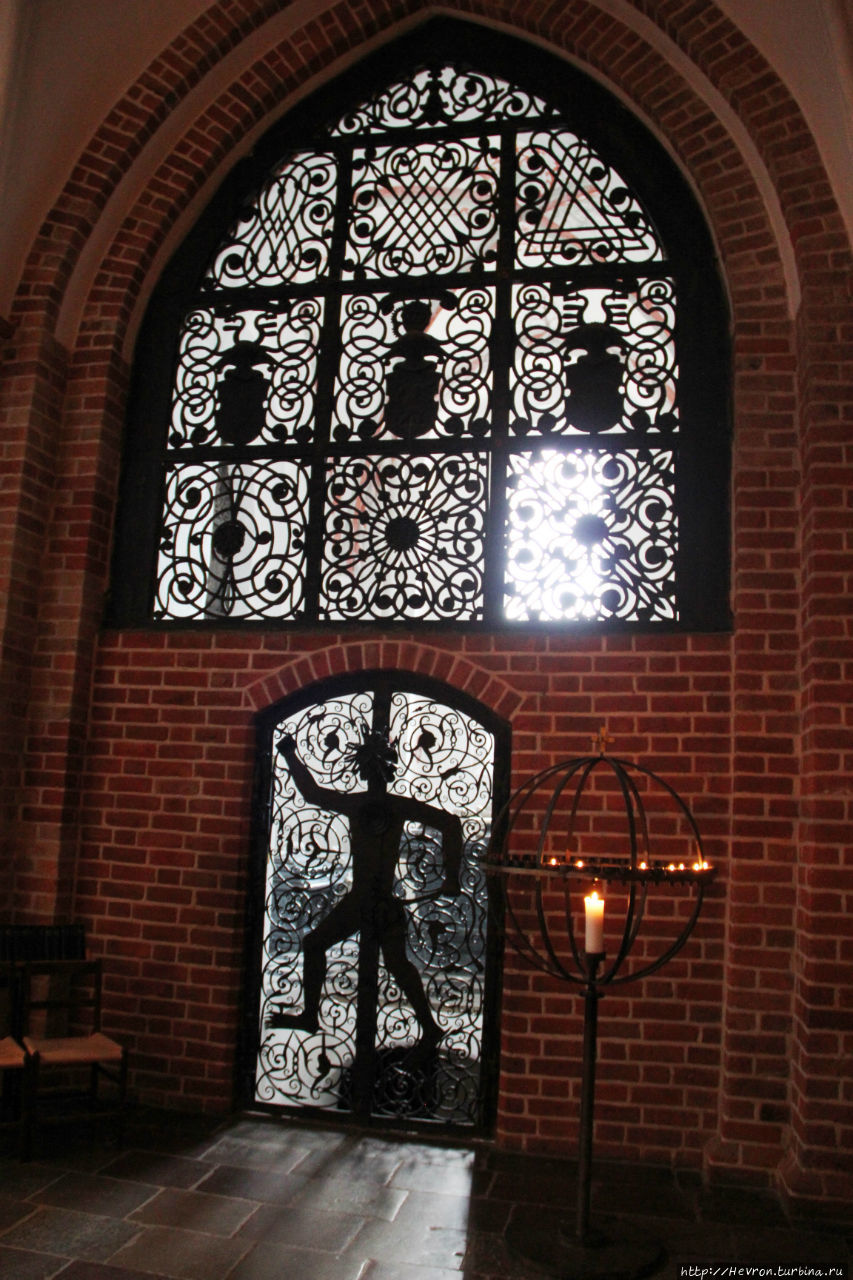 Собор Роскилле — усыпальница датских королей. Роскильде, Дания