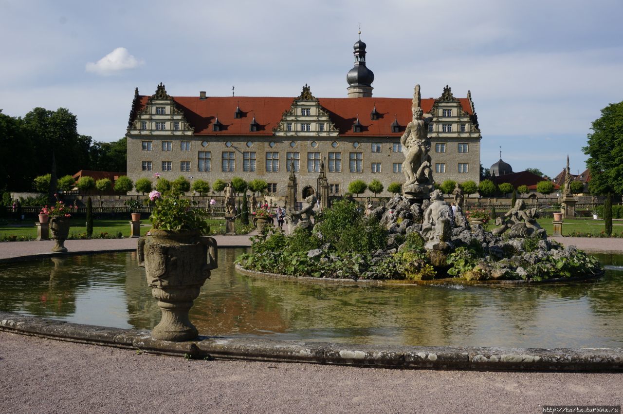 Замок и замковый сад в Вайкерсхайме / Schloss und Schlossgarten  Weikersheim