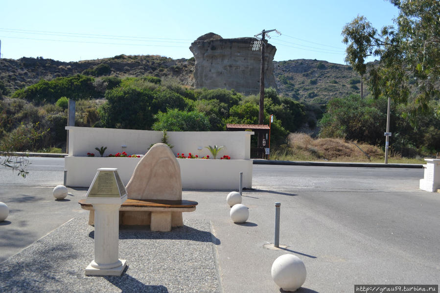 Памятник Пегасу Фалираки, остров Родос, Греция