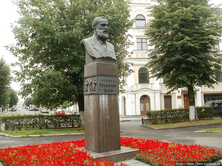 Леонид Николаевич Трефолев (1839-1905) — русский поэт некрасовской школы. Самое известное произведение — Песня о камаринском мужике. Ярославль, Россия