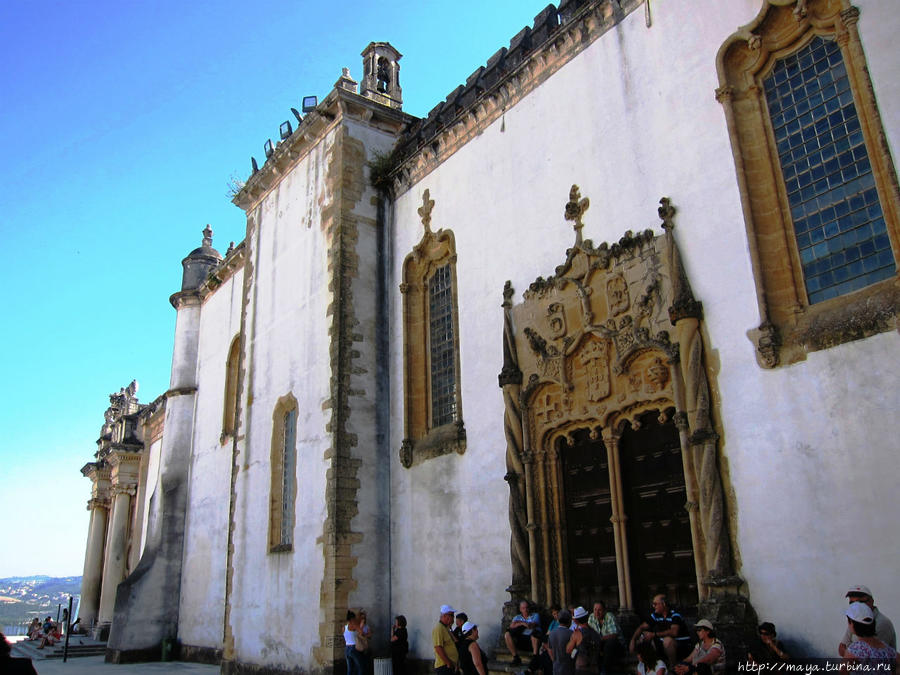 вход в капеллу Коимбра, Португалия