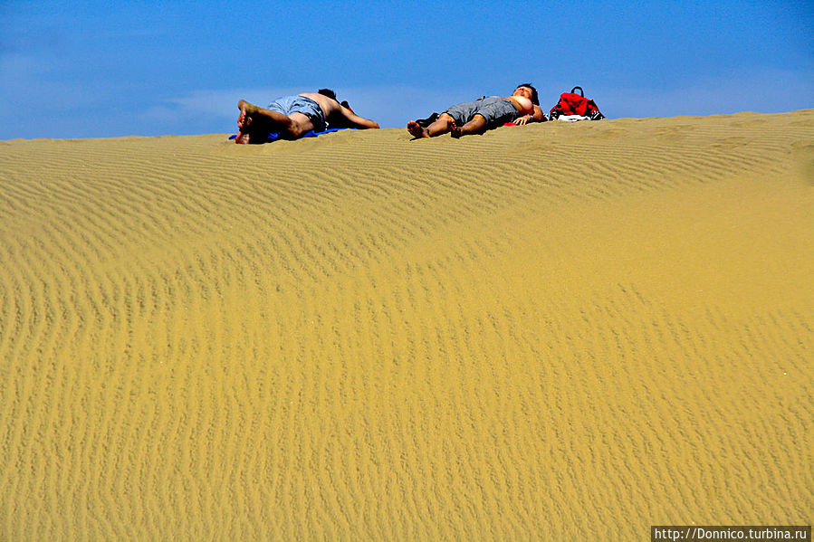 песок здесь рельефный и очень красивый песок здесь рельефный и очень красивый