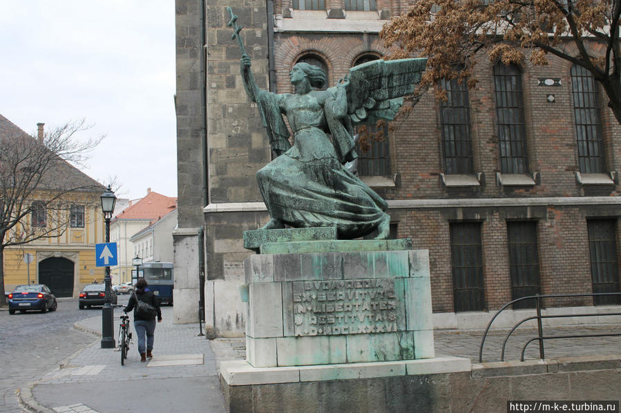 Площадь перед Венскими воротами и площадь Венских ворот Будапешт, Венгрия