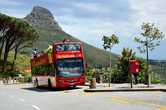 Красный автобус у Столовой горы