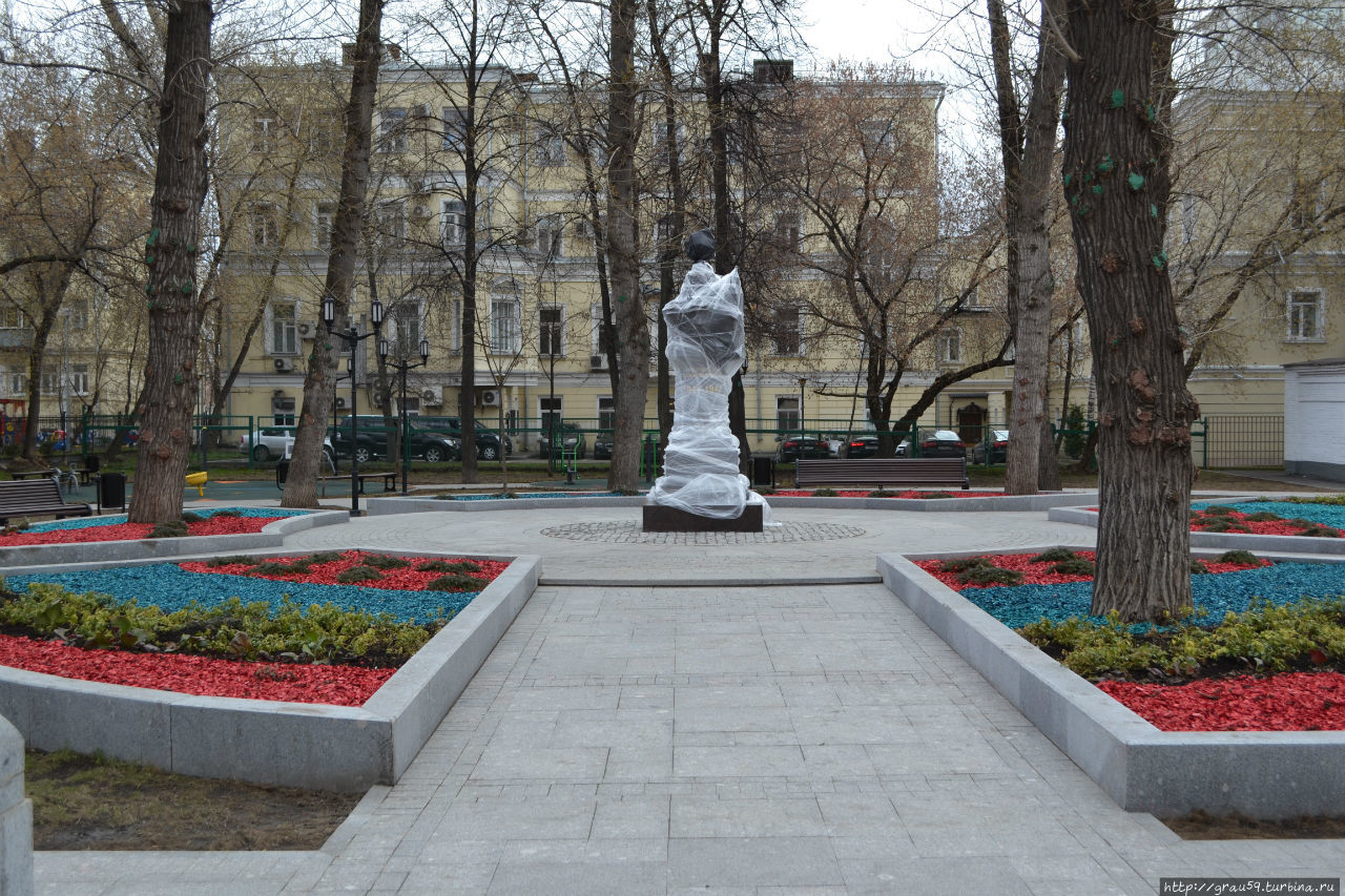 Памятник ополченцам Замоскворечья / A monument to militias