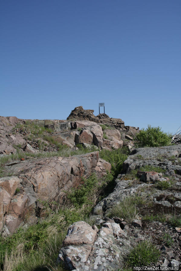 Финны выдалбливали ходы сообщения в гранитных скалах Соммерс, Россия