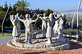 Памятник национальному танцу каталонцев Сардана