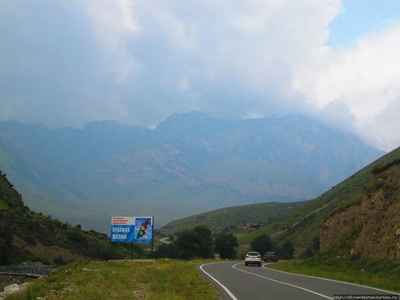 Пешком в Джейрах от Терека Джейрах, Россия Пешком в Джейрах от Терека Джейрах, Россия