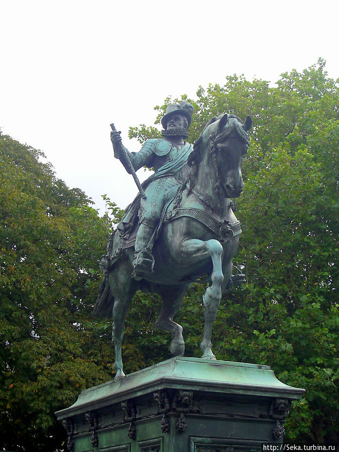 Памятник Вильгельму I Оранскому Гаага, Нидерланды