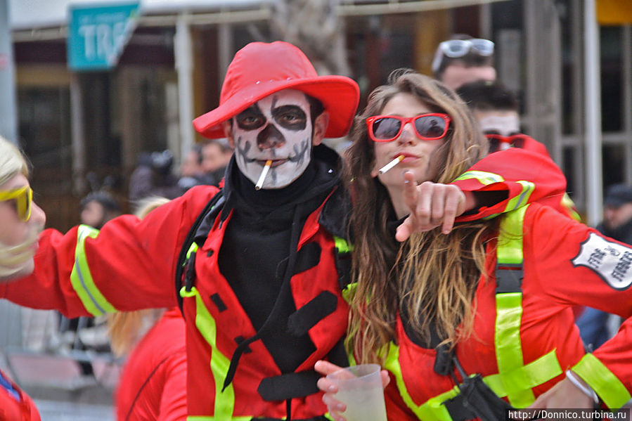 как и эта парочка он часть группы как и эта парочка он часть группы