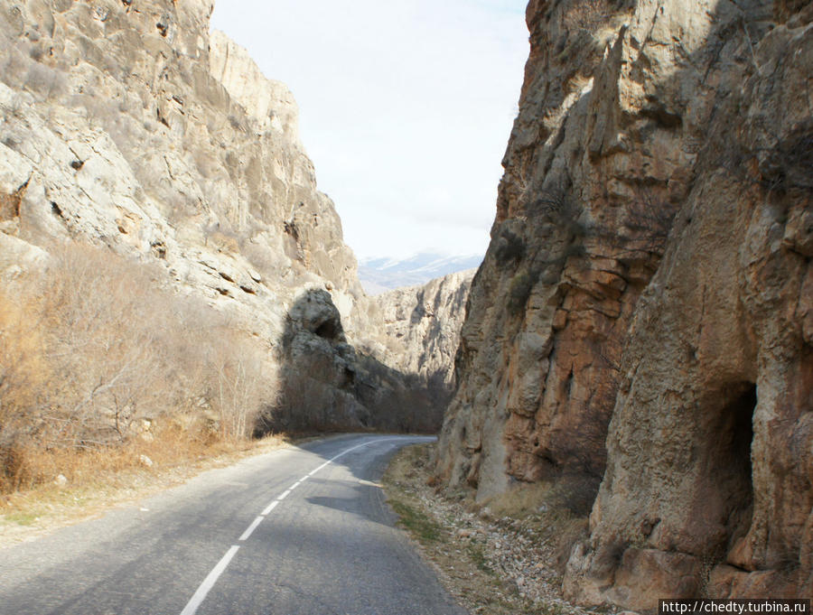 Смотри на горы глазами медленными Армения